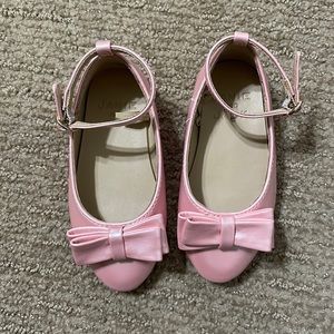 Janie and Jack pink ballet flats with bow! Size 5 in toddlers